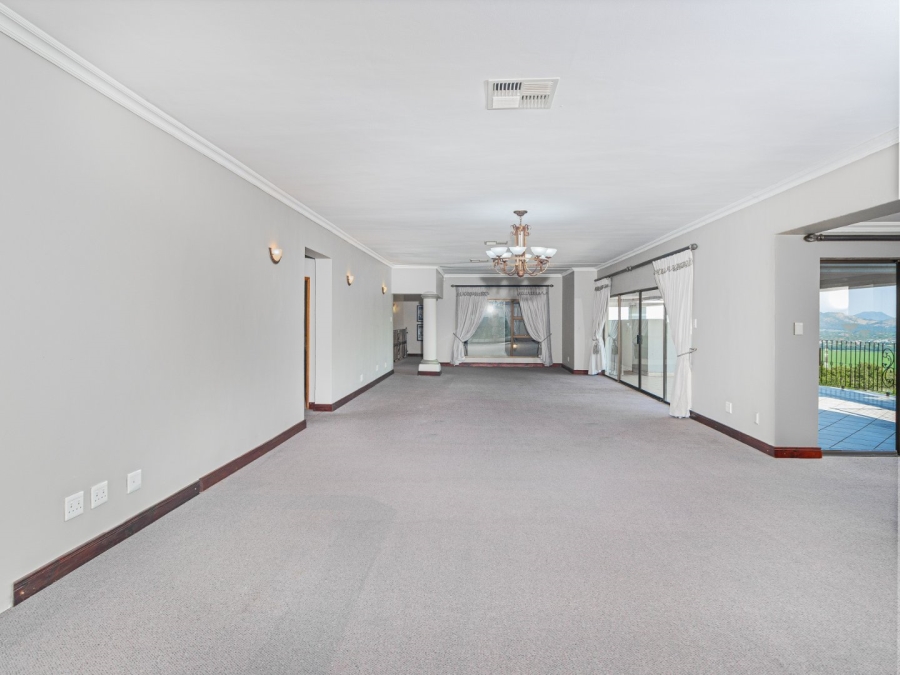 4 Bedroom Property for Sale in Kosmos Ridge North West